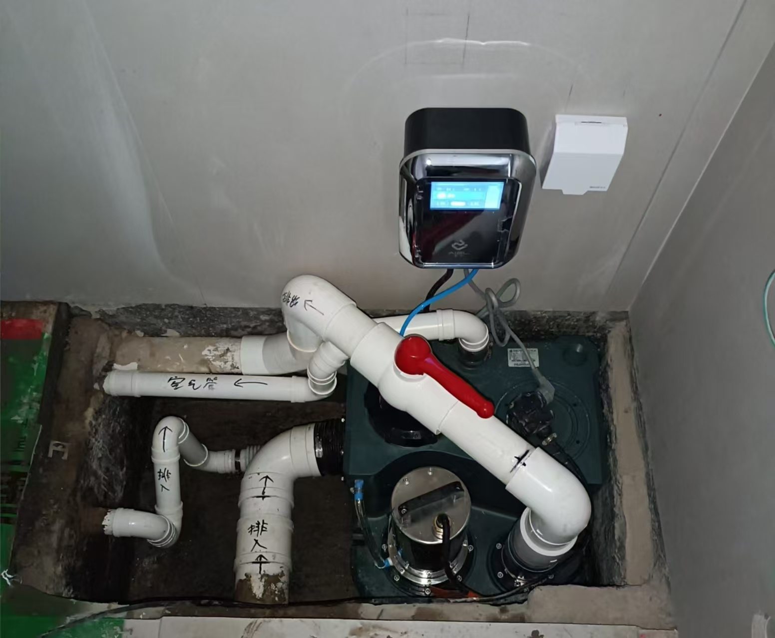 污水提升器