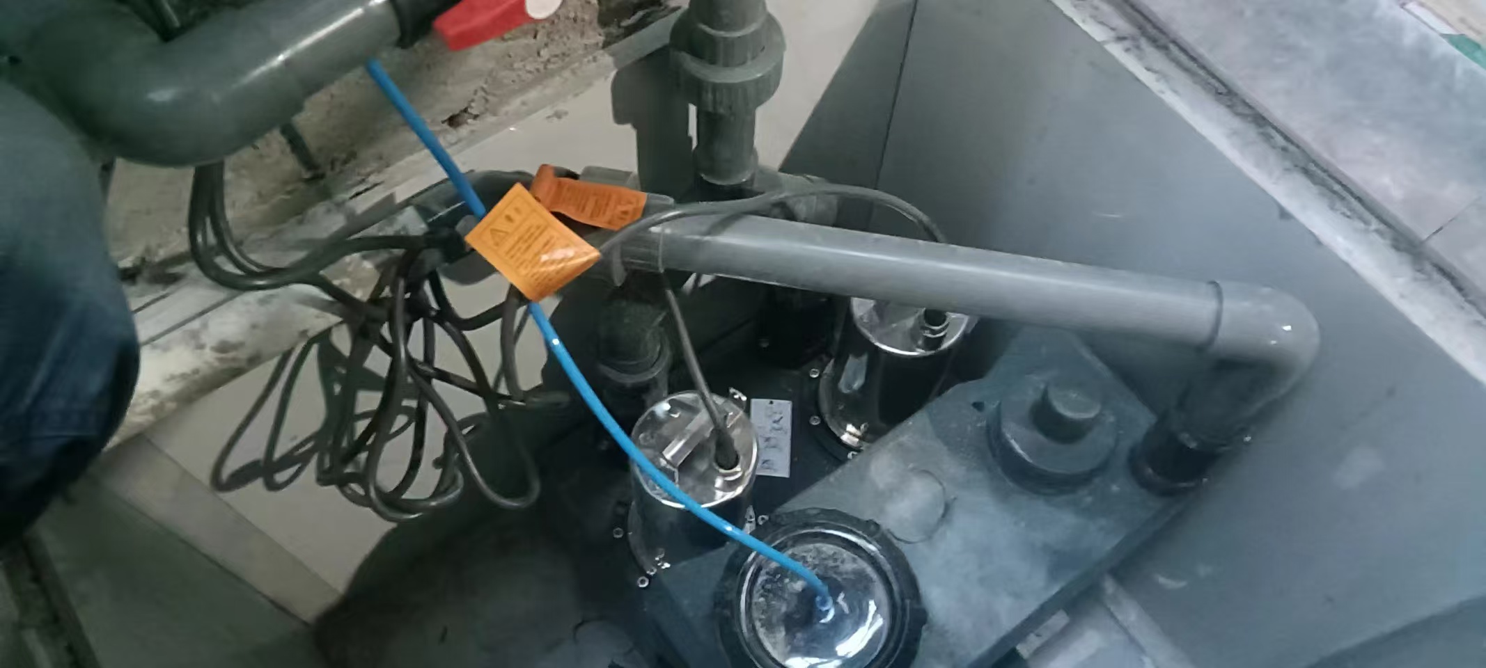 污水提升器